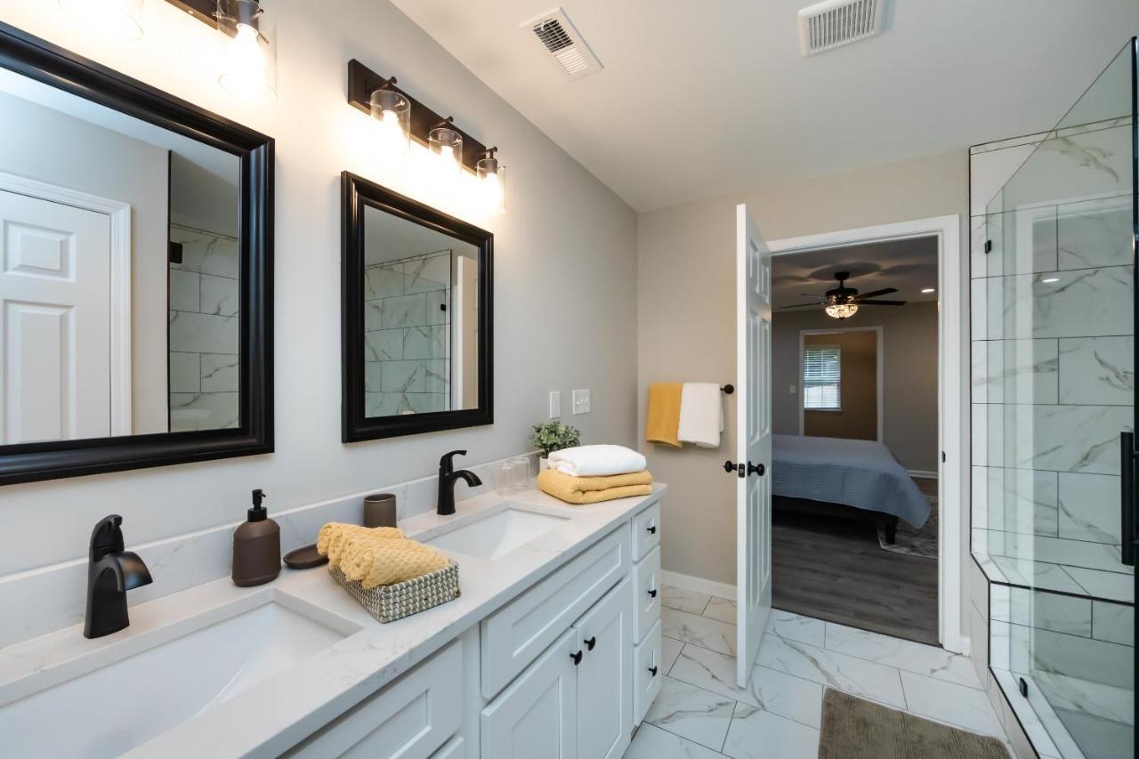 Brandnew Spacious 4 Bedroom House Minutes To Uptown שרלוט מראה חיצוני תמונה