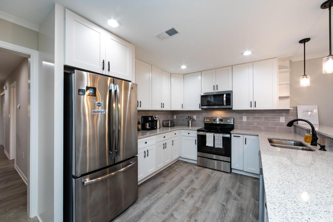Brandnew Spacious 4 Bedroom House Minutes To Uptown שרלוט מראה חיצוני תמונה