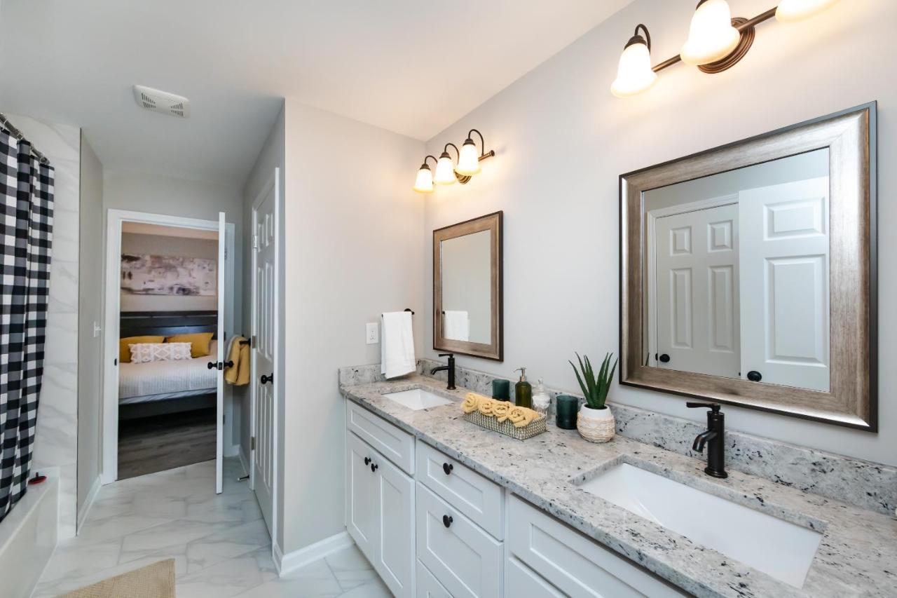Brandnew Spacious 4 Bedroom House Minutes To Uptown שרלוט מראה חיצוני תמונה