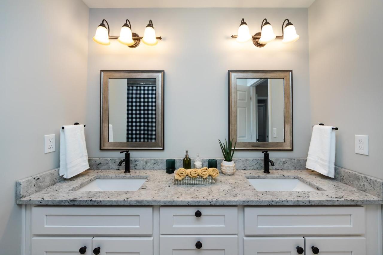 Brandnew Spacious 4 Bedroom House Minutes To Uptown שרלוט מראה חיצוני תמונה